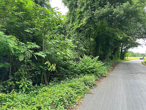 2nd image of 14th Avenue Dr SW