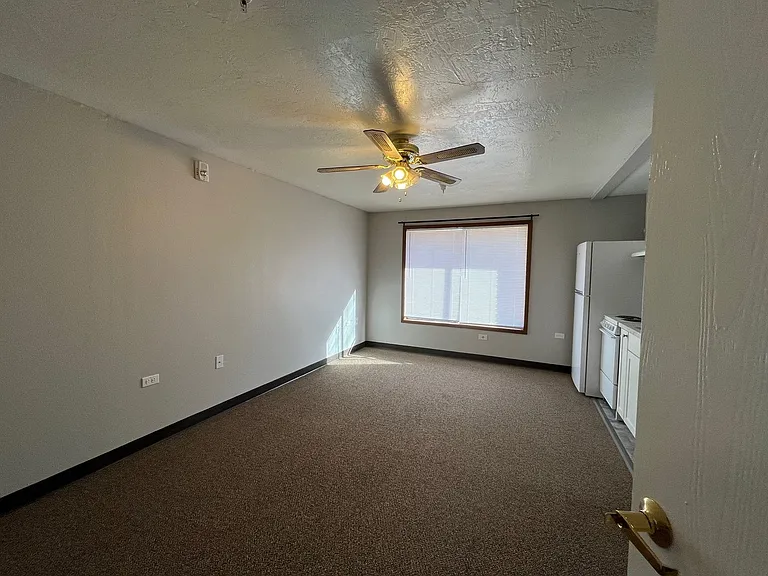 491 Caswell Ave W — Photo 4