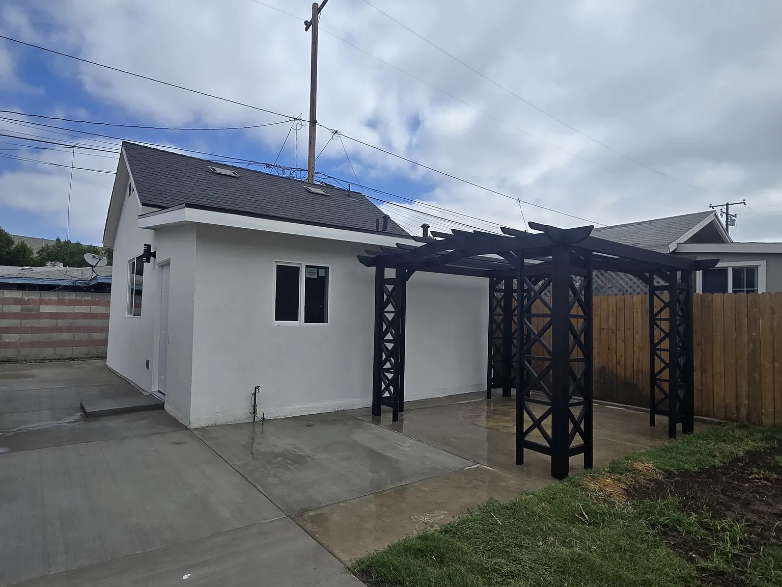 Studio, 450 sqft, $1,900 — Photo 1