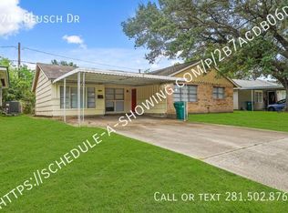 1709 Beusch Dr, Pasadena, TX 77502