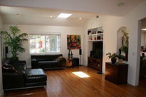 2nd image of 10757 Ashby Ave