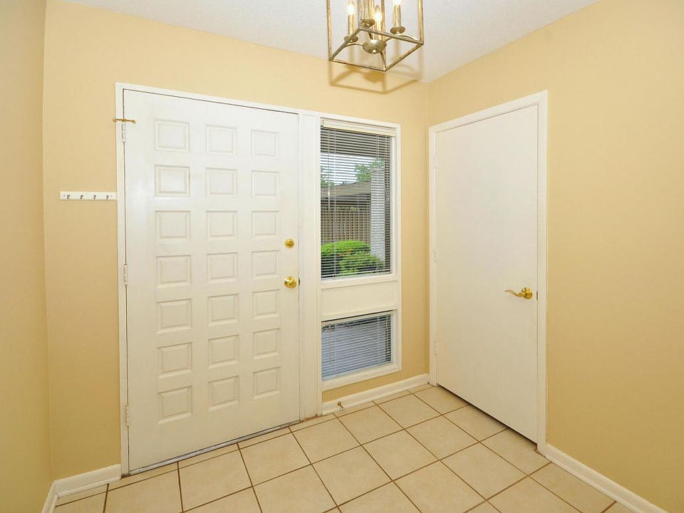 1st image of 10135 Cross Green Way #109