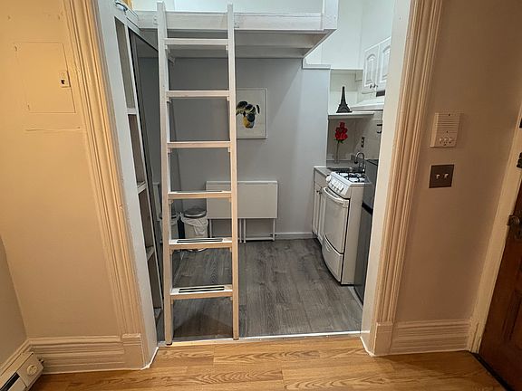 3rd image of 173 W 88th St #3