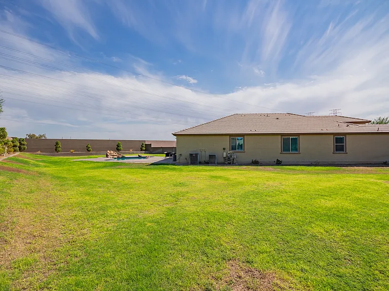 12152 W Winslow Ave — Photo 40
