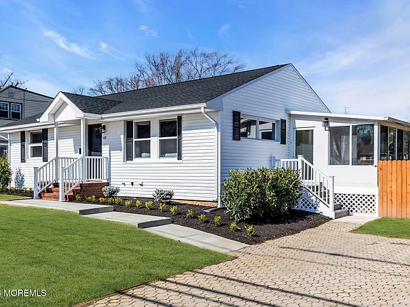 3rd image of 65 Ravine Drive