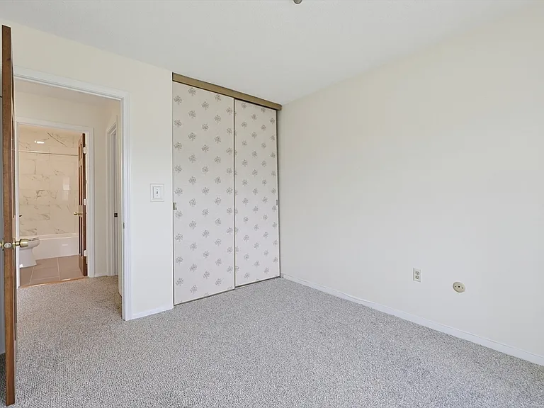 52 Rosewood Dr #52 — Photo 24