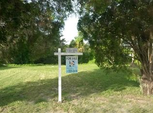 818 Hydrangea Dr, North Fort Myers, FL 33903