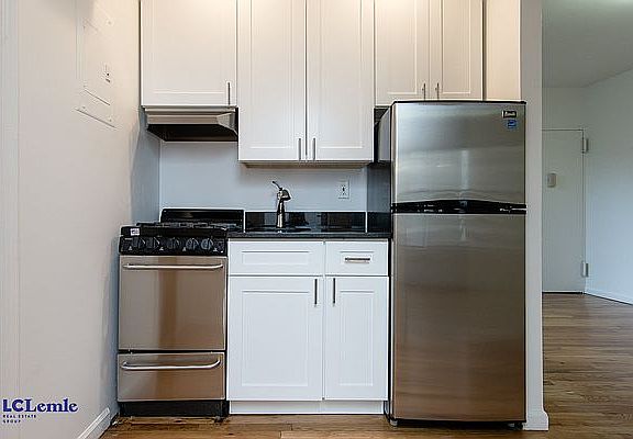 2nd image of 450-452 E 81st St #6F