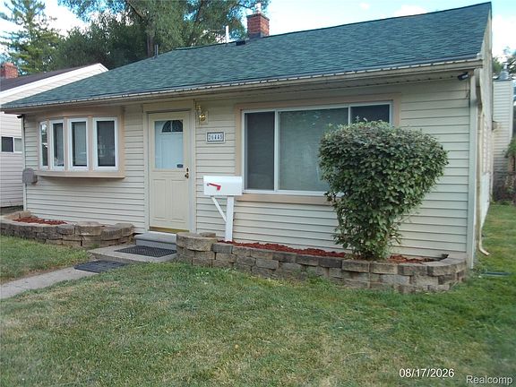 3rd image of 26445 Colgate St