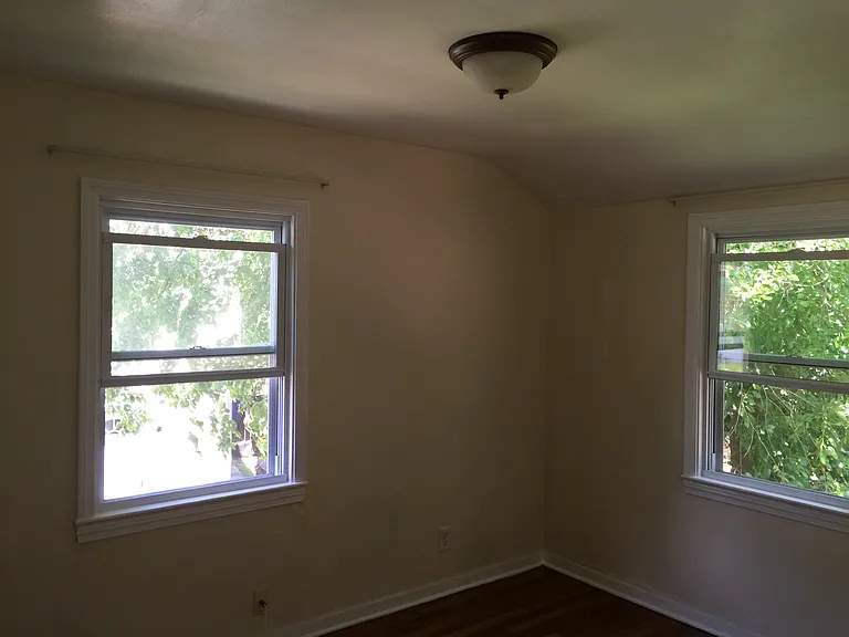 20 Elmhurst Cir — Photo 9