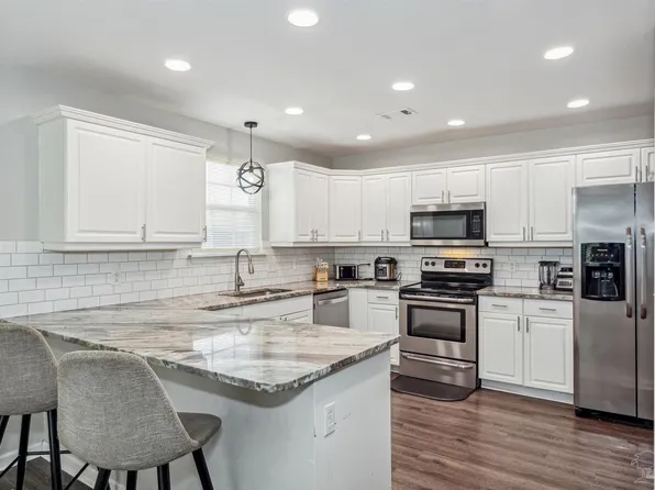 911 Vonna Jo Cir, Pensacola, FL 32506