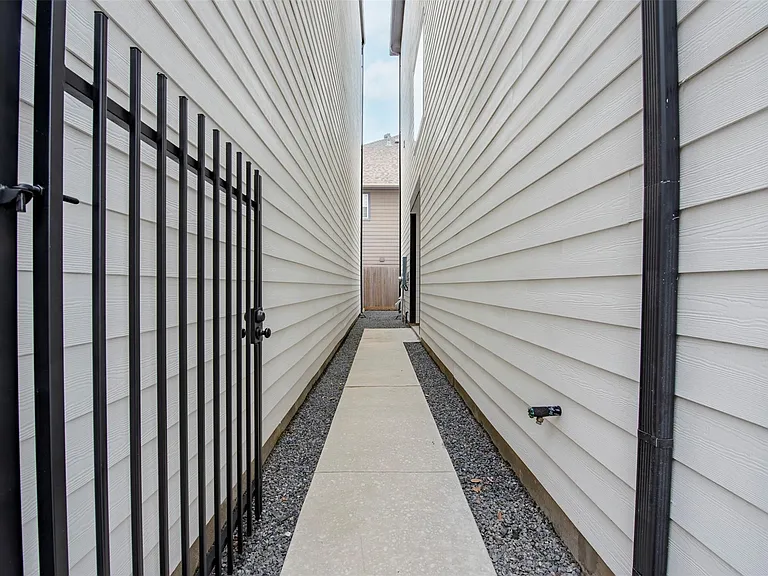 861 Fisher St #G — Photo 3