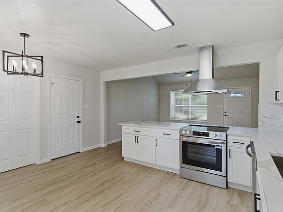 5th image of 610 Galbraith St