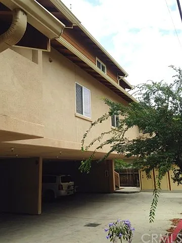 Building Photo 3