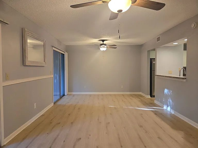 160 Live Oak Woods Ct #4D — Photo 17