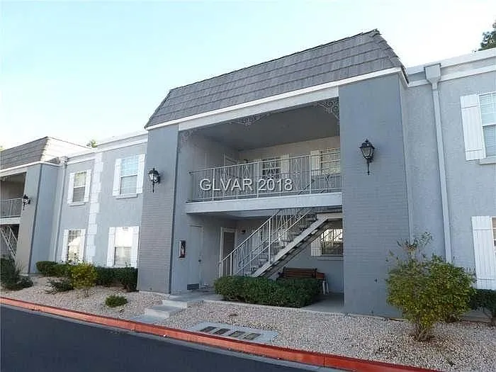 3823 S Maryland Pkwy — Photo 13