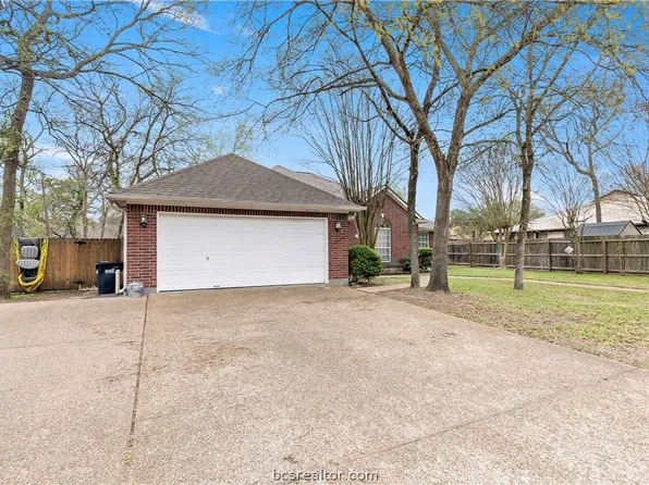 6402 Windwood Dr, College Station, TX 77845
