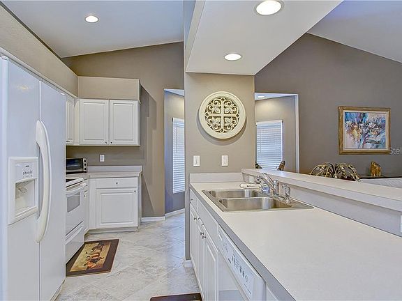 4th image of 577 Dove Ter W