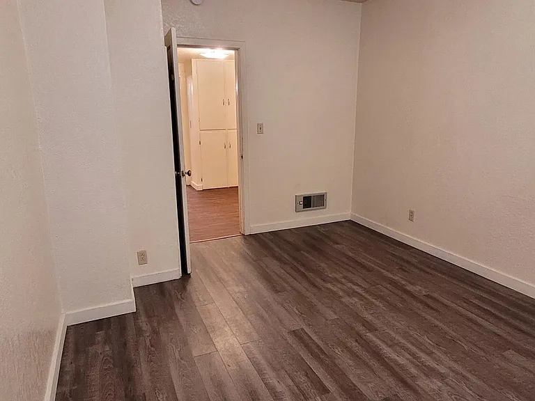 1937 Oregon Ave #2 — Photo 12