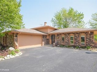 19401 Oakwood Ave, Lansing, IL 60438