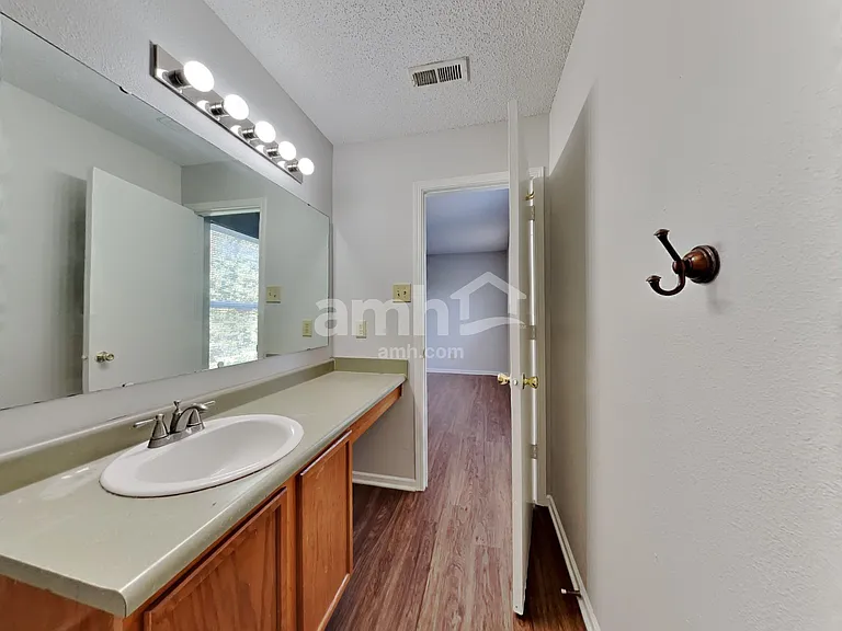 2120 Bridlewood Dr — Photo 14