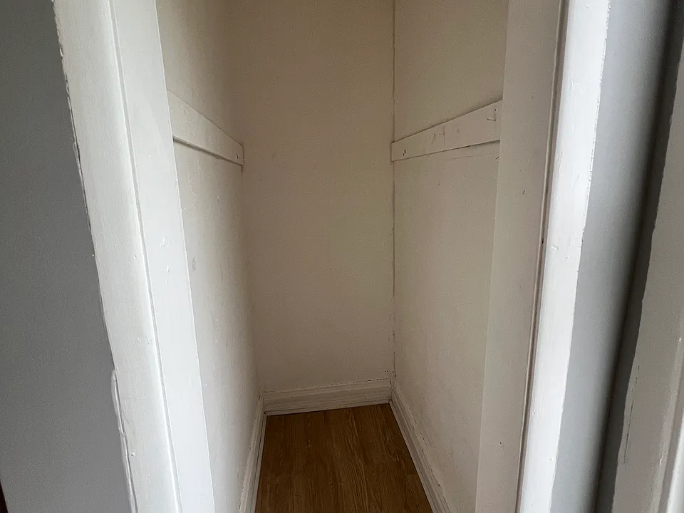 Walking closet