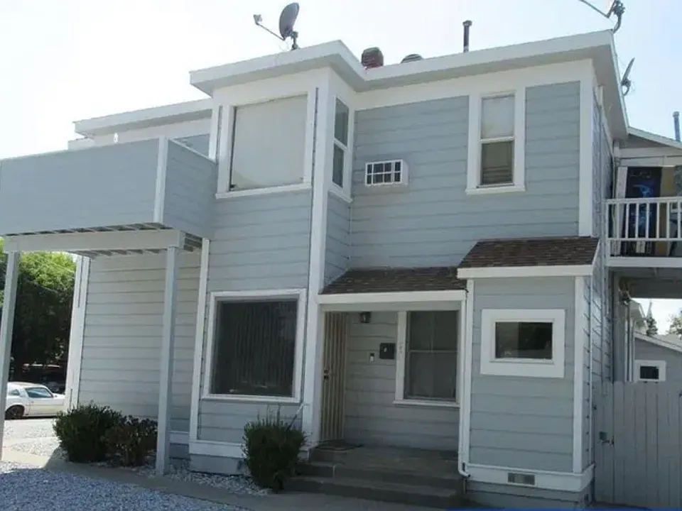 184 Elm St #3