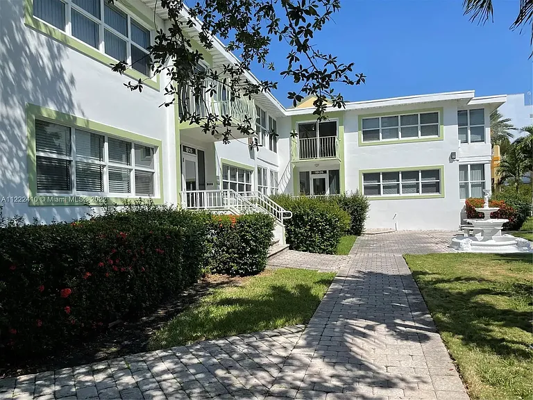 18126 Atlantic Blvd #6 — Photo 1