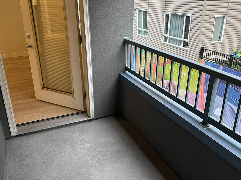 Lee Plaza — Photo 27