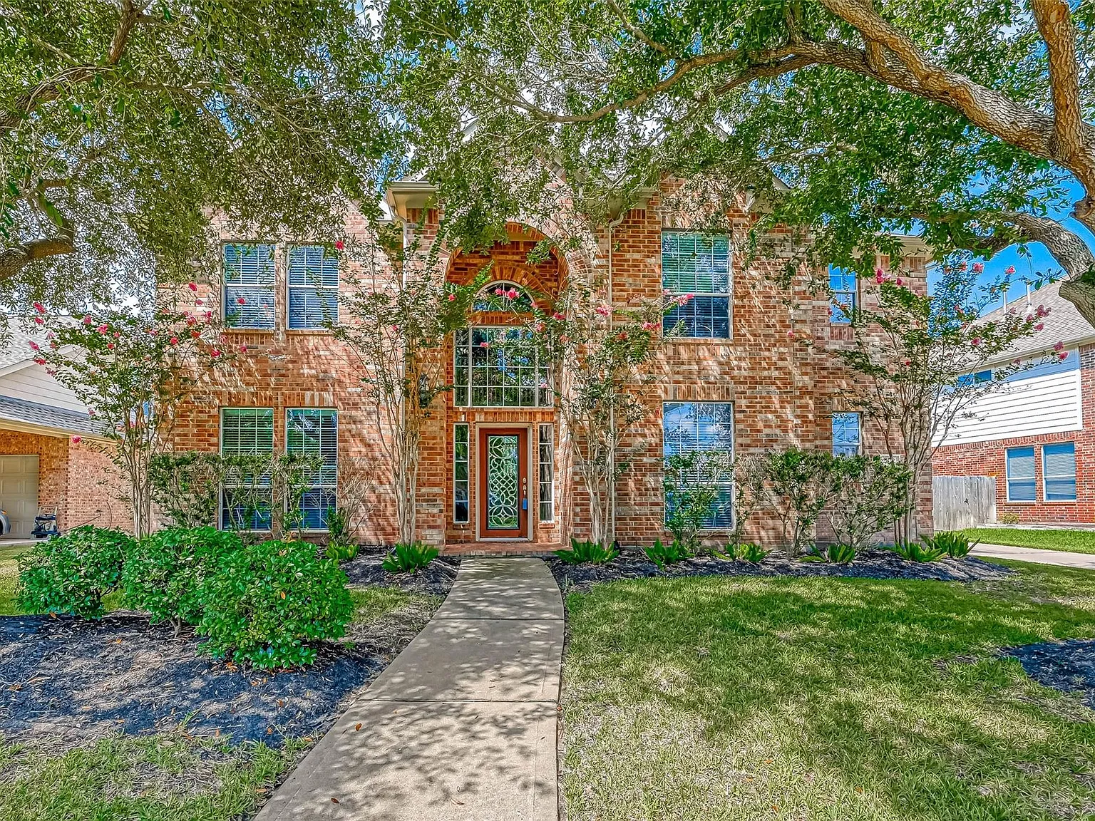 4 bed, 3.5 bath, 3169 sqft, $3,500 — Photo 2