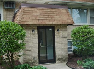 9911 W 58th St UNIT 3, Countryside, IL 60525