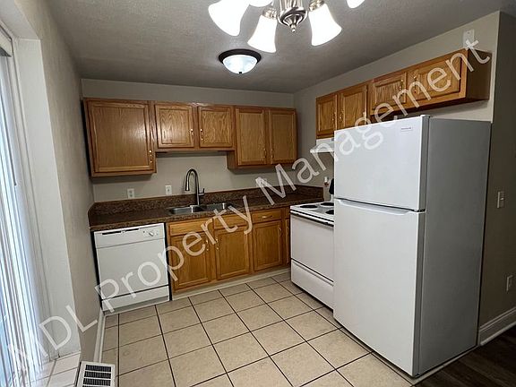 4th image of 314 N Michigan Ave #1