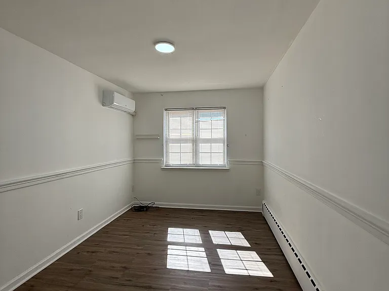 906 Huntington Ave — Photo 12
