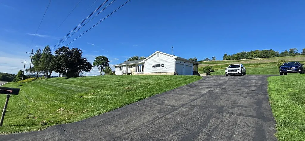 2 bed, 1.0 bath, 1260 sqft, $1,500 — Photo 1