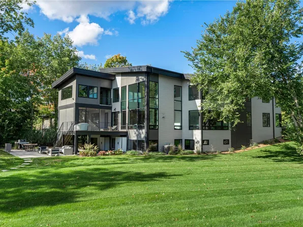 746 Peninsula Point Rd, Shakopee, MN 55379