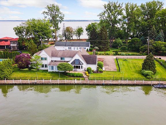 4th image of 129 Bay Shore Dr