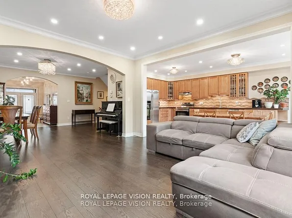 41 Treetops Blvd, New Tecumseth, ON L9R 0M1