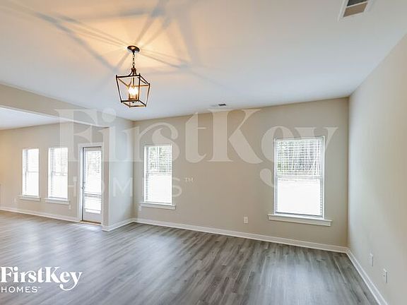 3rd image of 15668 Capstone Blvd