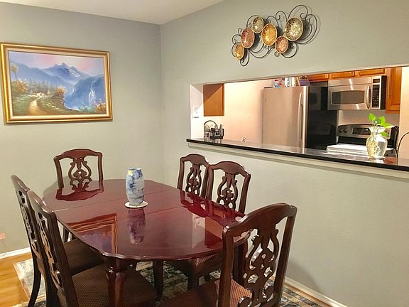 3rd image of 3315 Wyndham Cres #3234