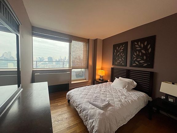 4th image of 635 W 42nd St APT 31A