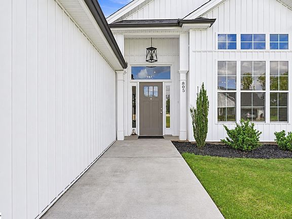 2nd image of 805 Haven Grey Rd