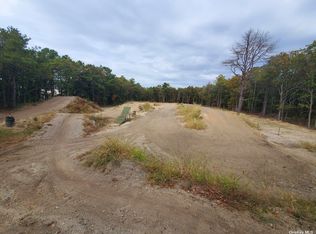 Horseblock Rd, Medford, NY 11763