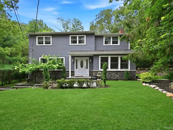 135 Oakwood Road, Port Jefferson, NY 11777