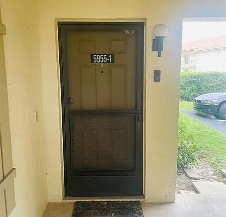 5th image of 5955 Longbow Ln APT 1