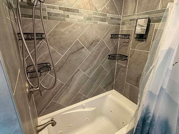 Master Bathroom - Jetted Tub and Tankless Waterheater