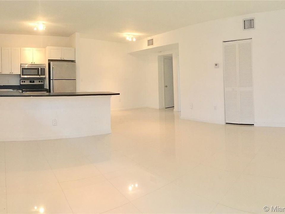 1st image of 8035 Crespi Blvd