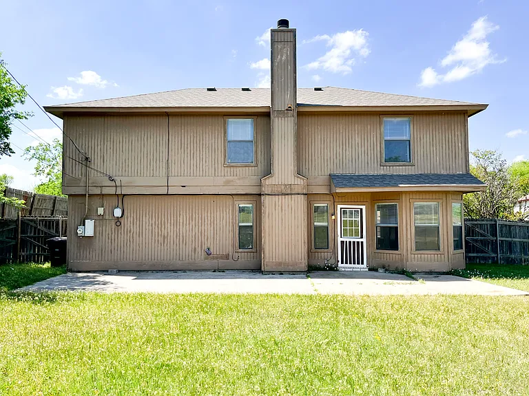 2512 Schulze Dr — Photo 44