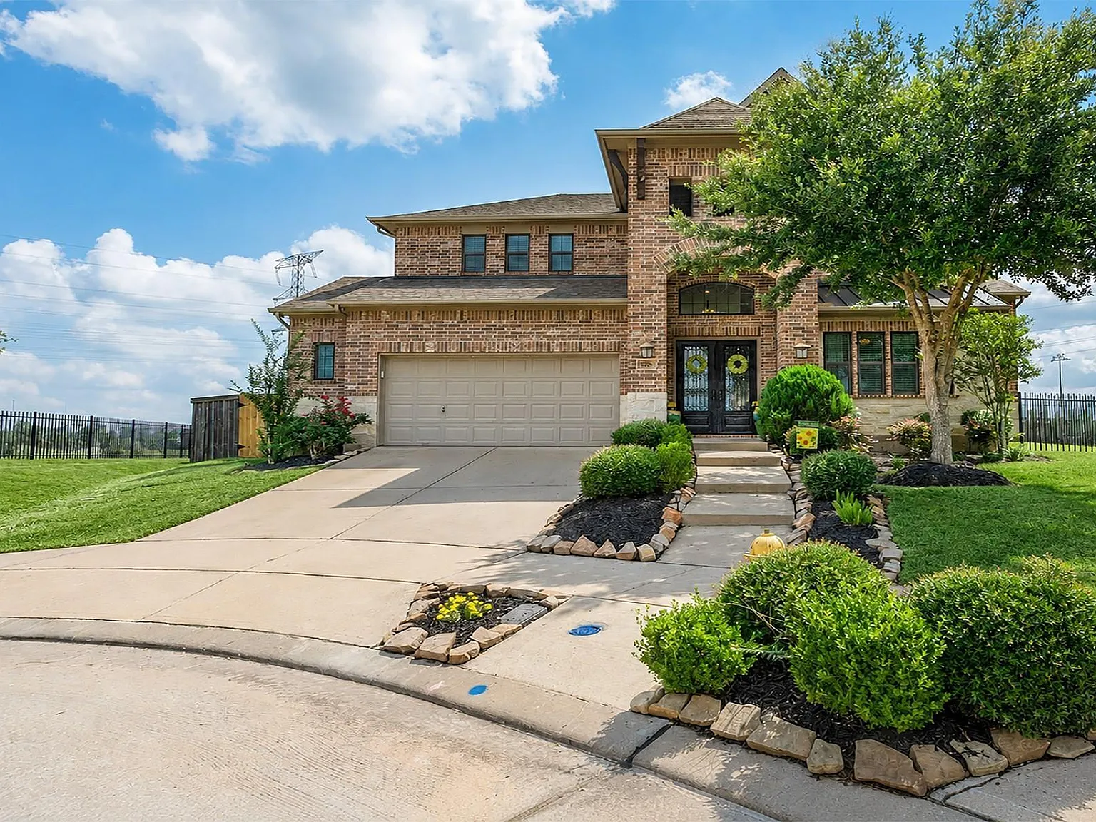 4 bed, 3.5 bath, 3627 sqft, $3,200 — Photo 1
