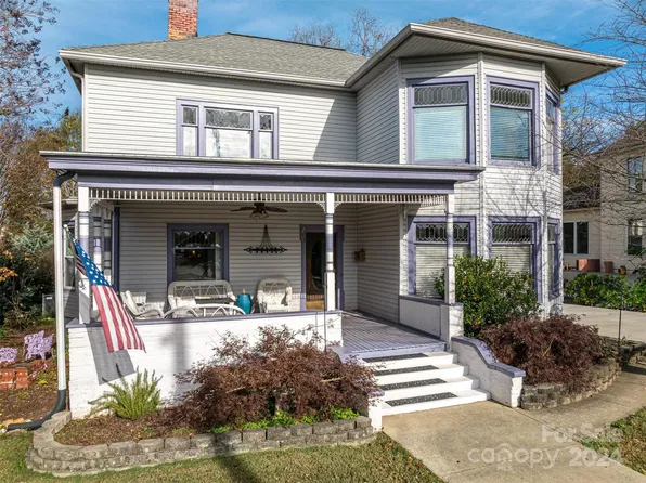 203 E Congress St, Lincolnton, NC 28092