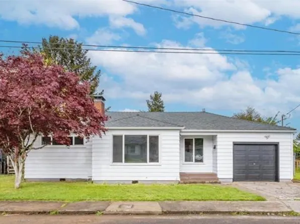 1610 Hiatt St, Lebanon, OR 97355